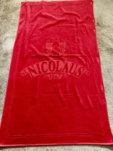 Červená osuška so vzorom St. Nicolaus