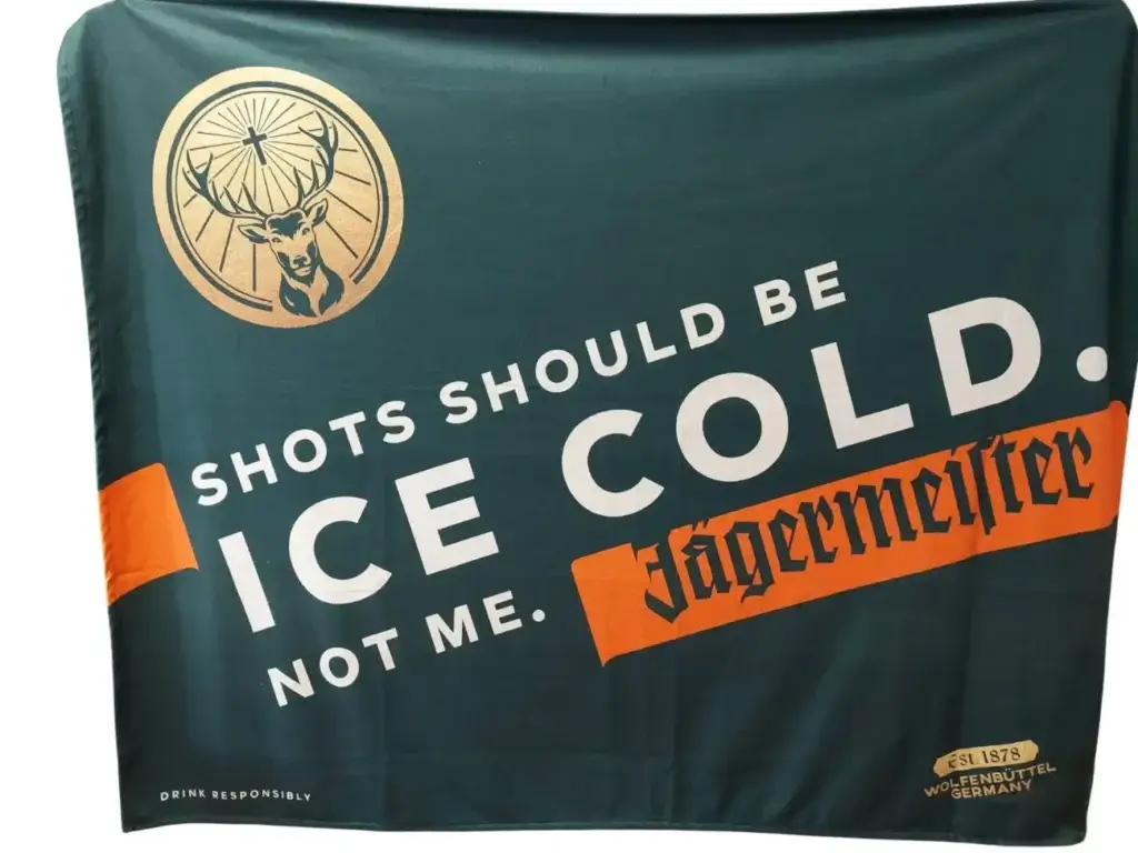 Flísová deka s celoplošnou sublimačnou potlačou Jägermeister - event merch