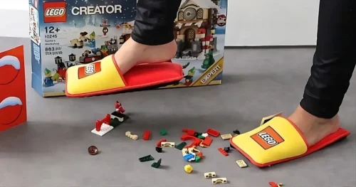 Lego papuče so zábavnou celoplošnou sublimačnou potlačou - merch