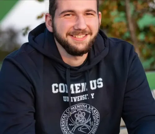 Univerzitná mikina Univerzity Komenského s trvácnou sieťotlačou